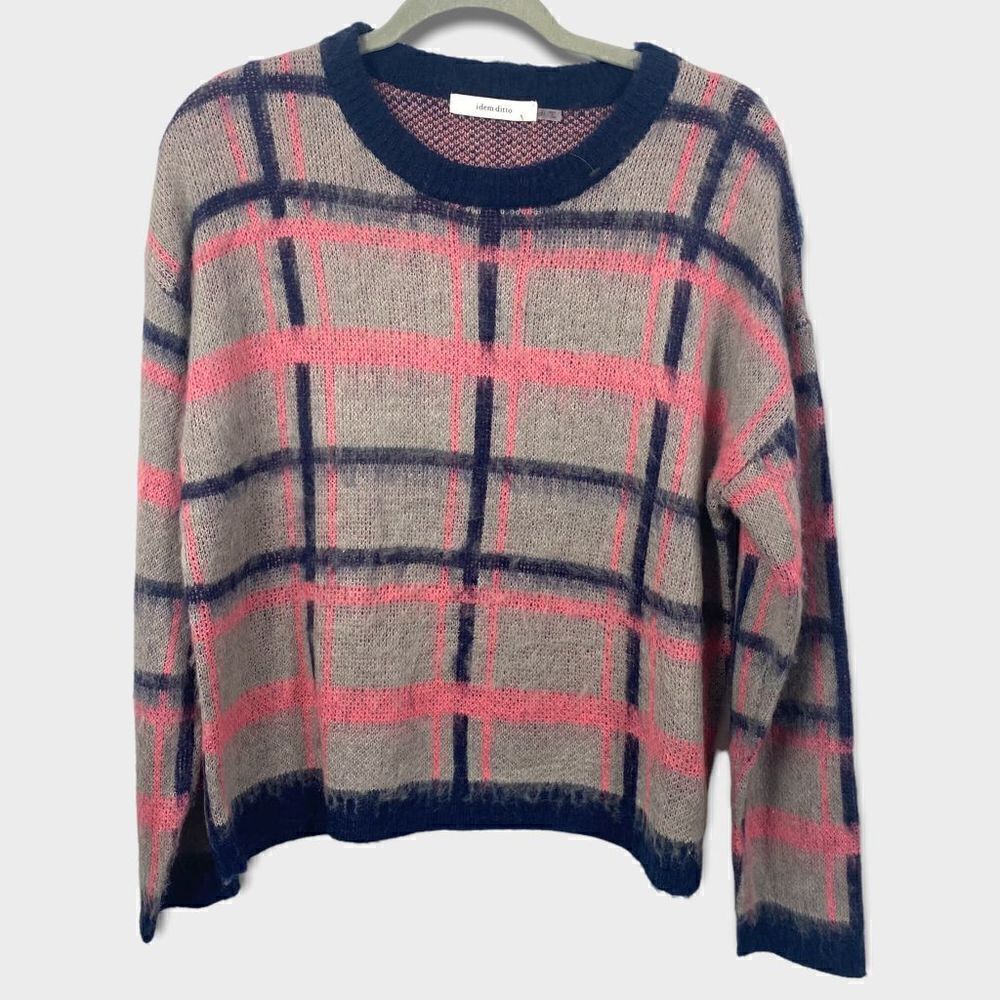 Idem Ditto Plaid Acrylic Navy Pink Soft Sweater